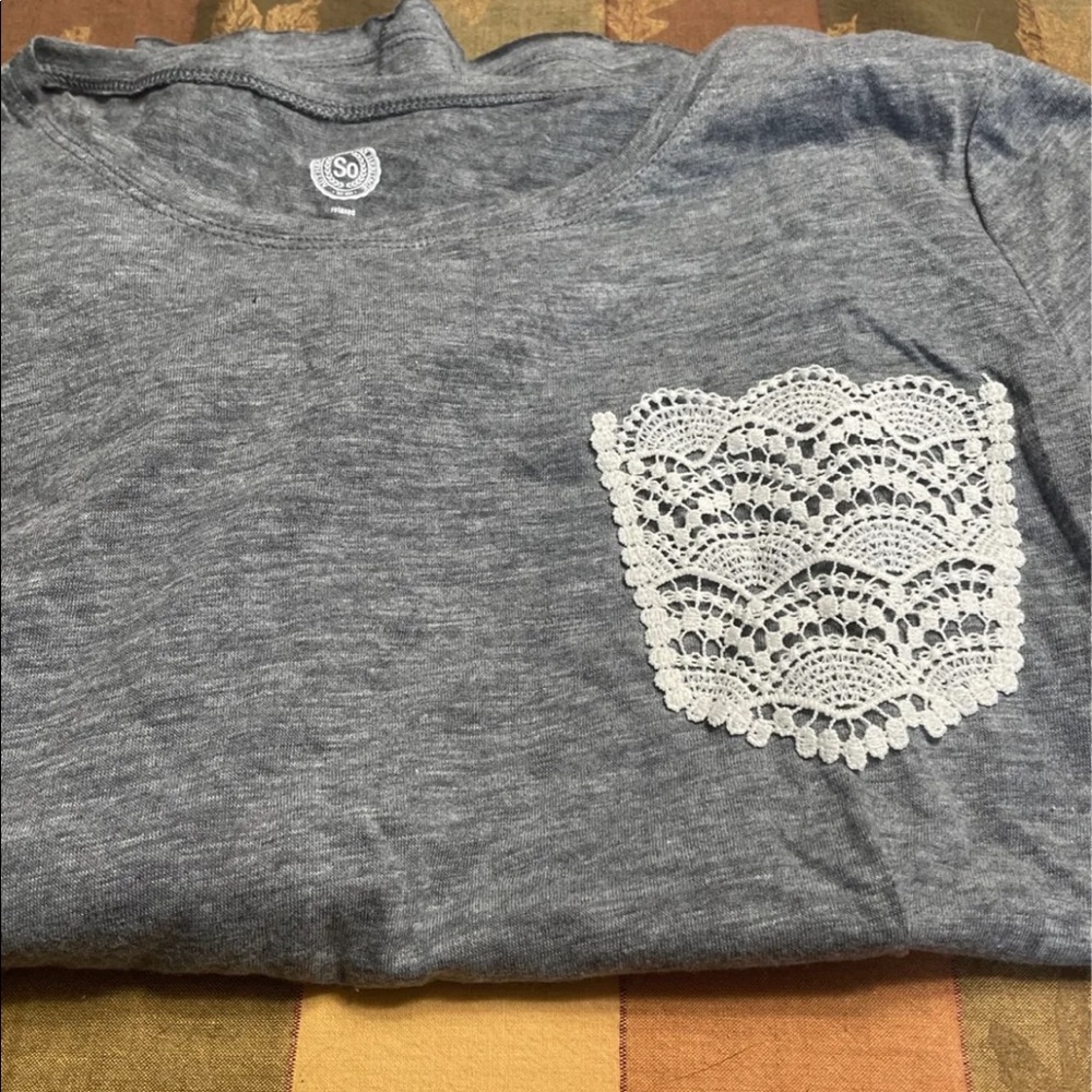 Grey t shirt